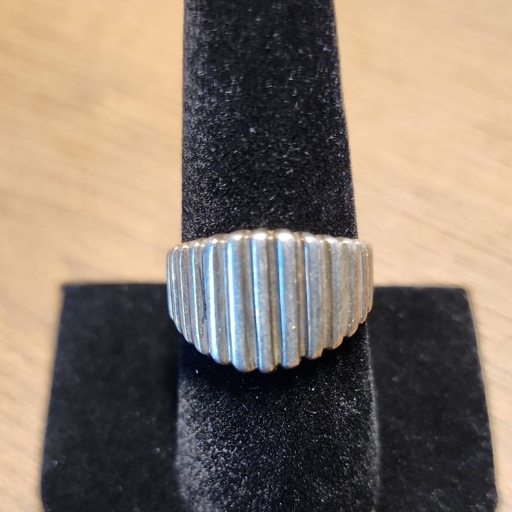 Silver Ribbed Ring - image 7